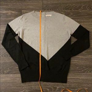 Button back sweater
